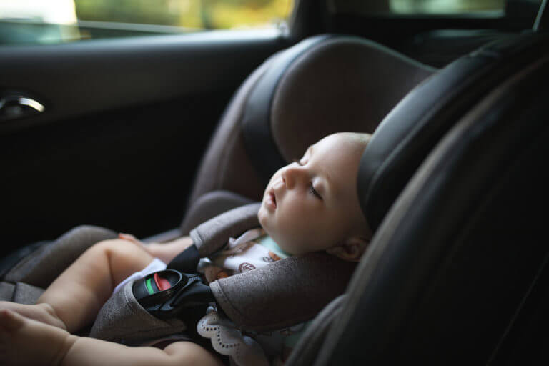 Veiligheid met baby in de auto