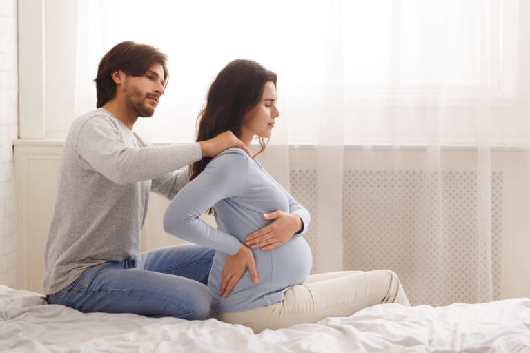 Soulager la douleur de maman en salle d’accouchement avec le massage